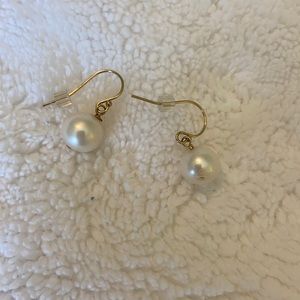 Pearl drop earrings